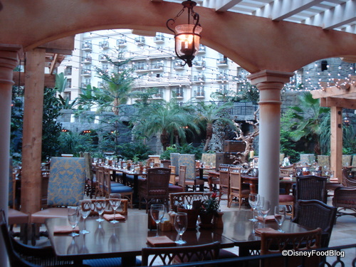 Gaylord Palms' Villa de Flora Restaurant