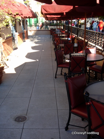 Brown Derby Outside tables