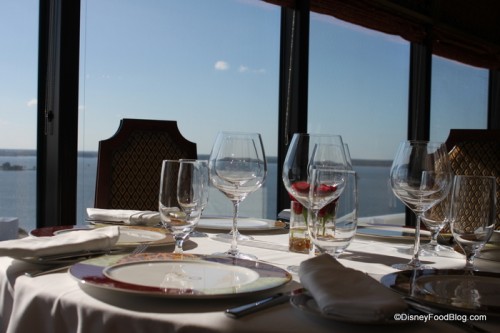 Palo table with view