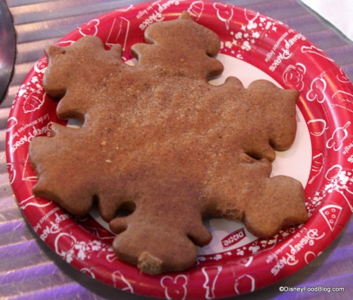 snowflake gingerbread cookie