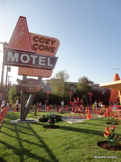 Cozy Cone Motel 