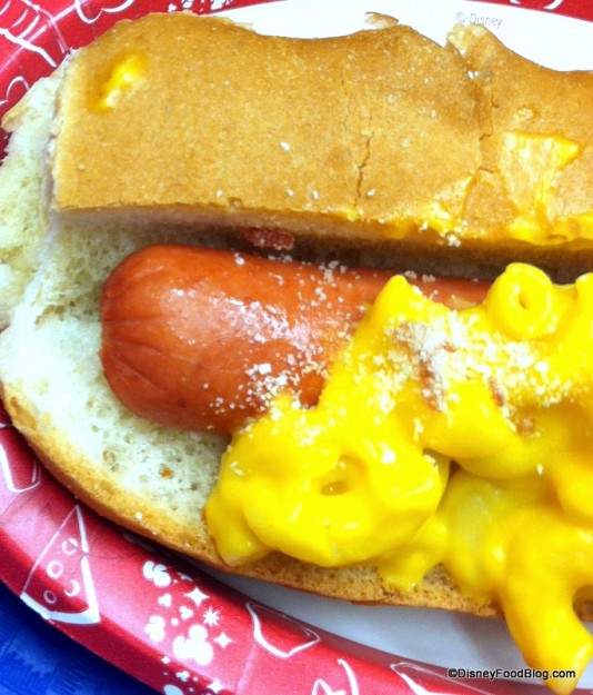 REstaurantosaurus Mac and CHeese Dog