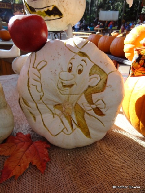Disneyland Ichabod Pumpkin