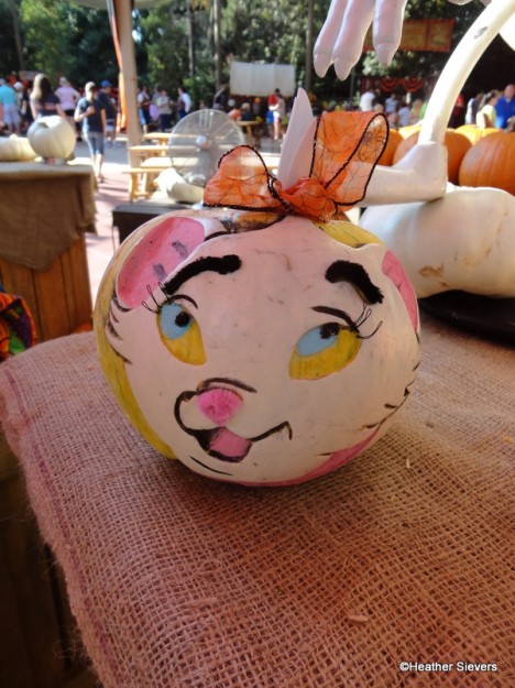 Disneyland Marie Pumpkin