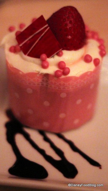 Strawberry Cupcake with Cream Cheese icing