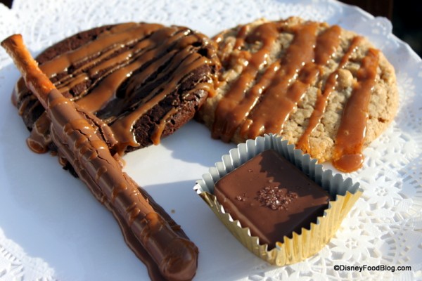 Epcot Prost Holiday Kiosk unpackaged karamelle kuche goods