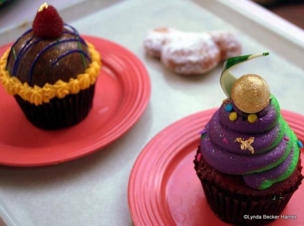 Mardi Gras Cupcakes