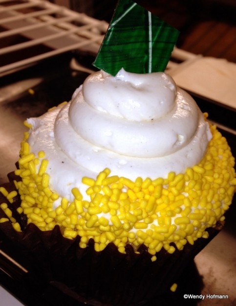 Pineapple Rum Cream Cheese Cupcake
