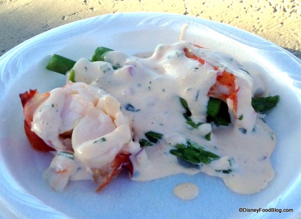 Asparagi con Aragosta all’Ortolana (Green asparagus, lobster, garden cocktail sauce)