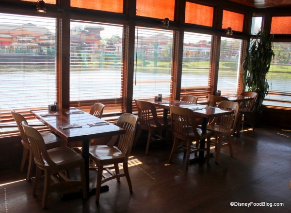 Seating 2 Captain Jacks