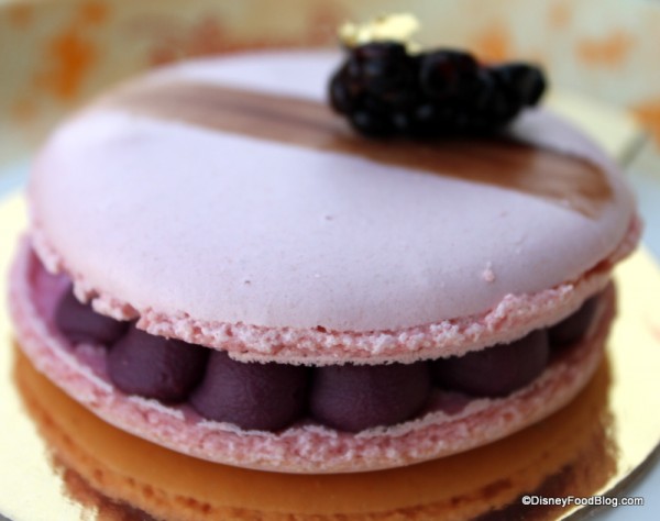 blackberry macaroon