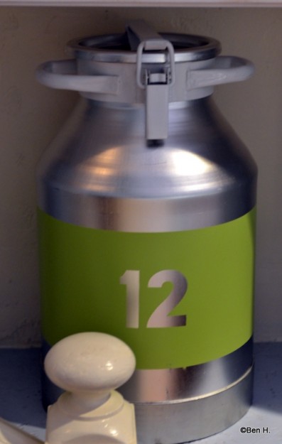 Milk Jug Themeing at L'Artisan des Glaces