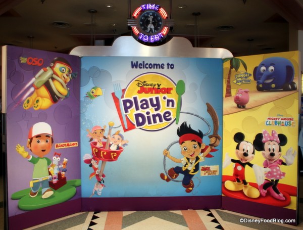 Disney Junior Play 'n Dine setup