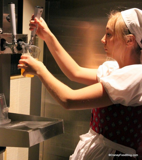 CM pulling beer Sommerfest