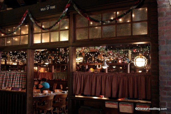 Dining-Room Mama Melrose