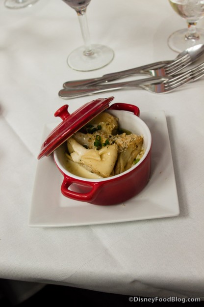 MacAndCheeseTopLidonSide