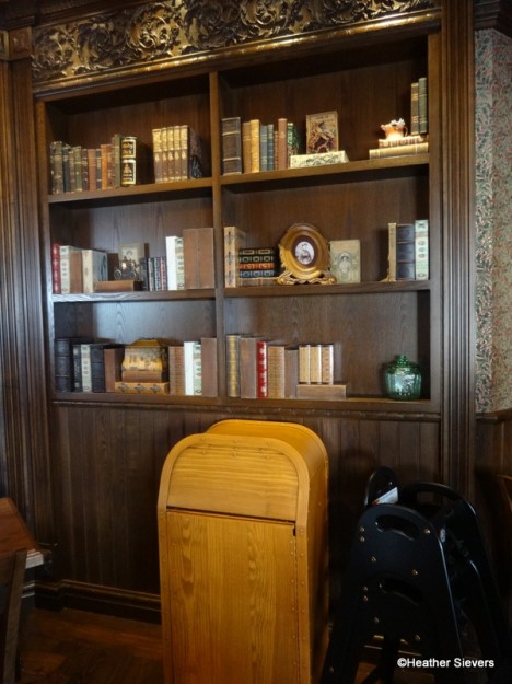 Market House Trash Can