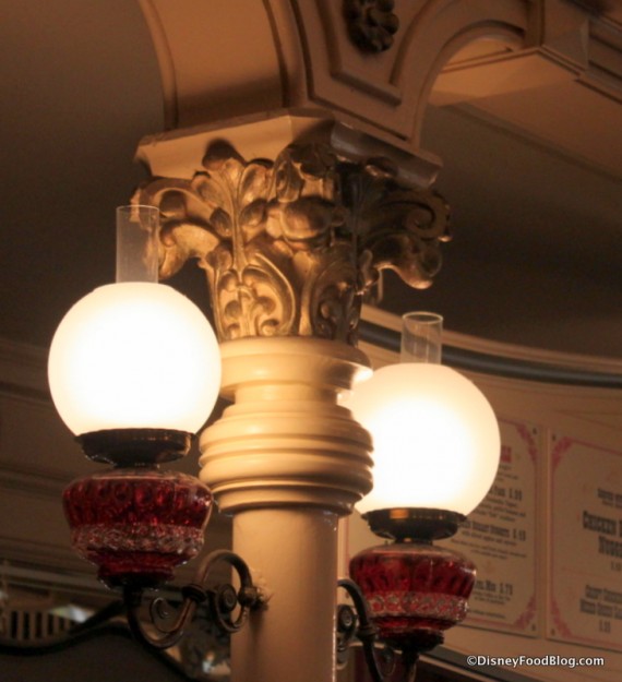 Lights and Pillar Golden Horseshoe