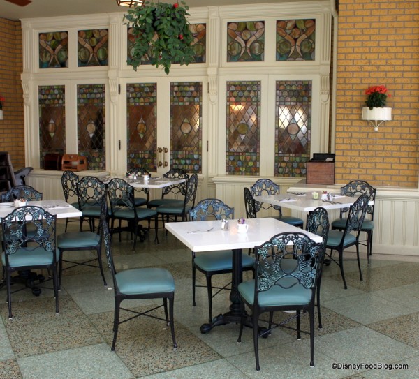 indoor-sunroom-area Tony's Town Square