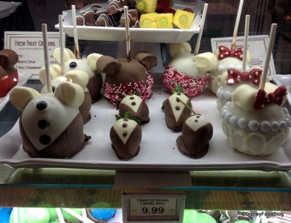 Mickey Groom and Minnie Bride Candy Apples -- fancy!