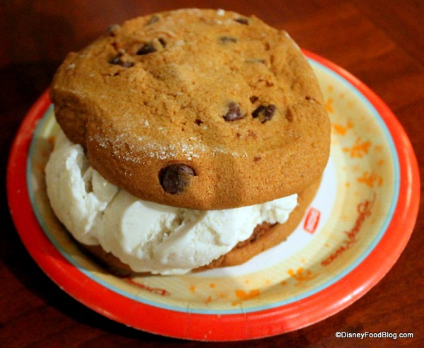 Chocolate Chip cookies with vanilla ice cream