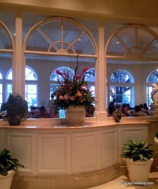 Flowers Garden View Lounge