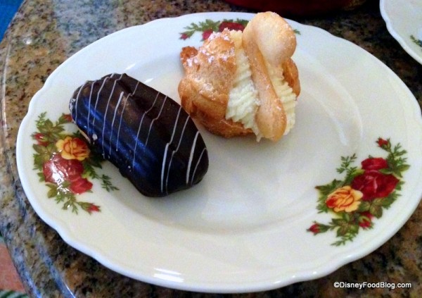 Pate a Choux Swan and Mini Eclair