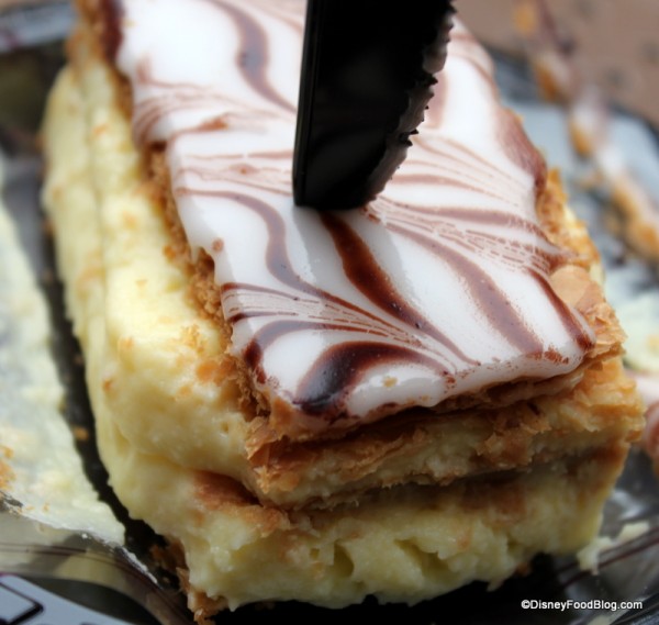 Epcot France Napoleon size and texture demo