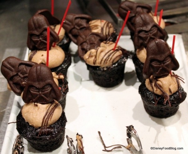 Star Wars Character Meal Vader Cupcakes