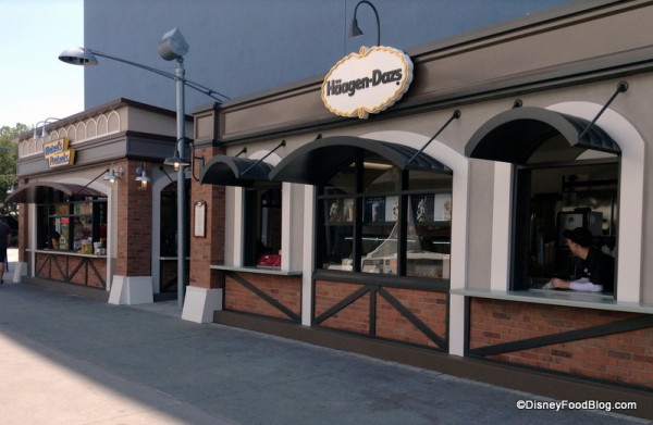 Wetzel's Pretzels and Haagen-Dazs on the West Side