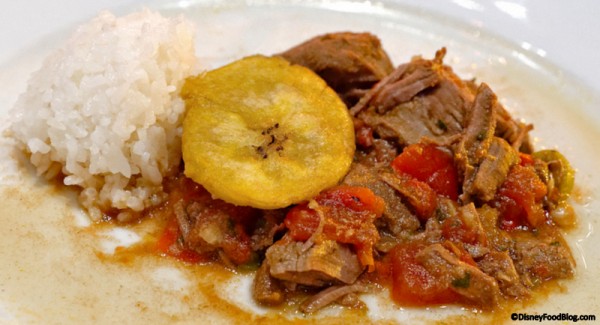 Carne Guisada con Arroz Blanco