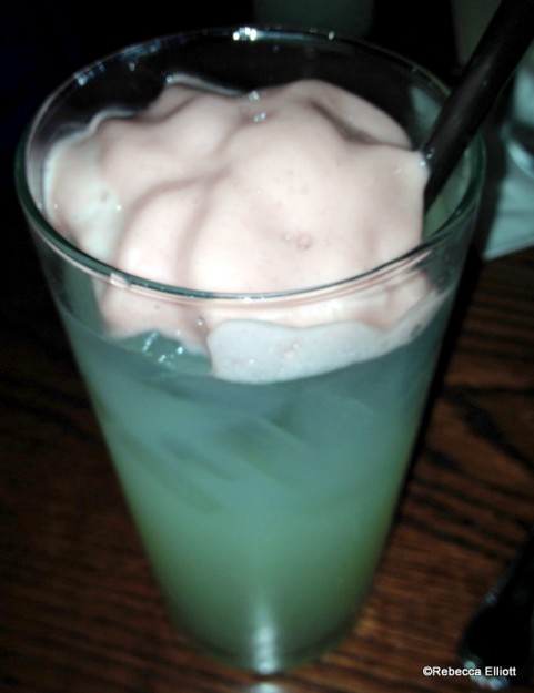 All Natural Lemonade with Wildberry Foam