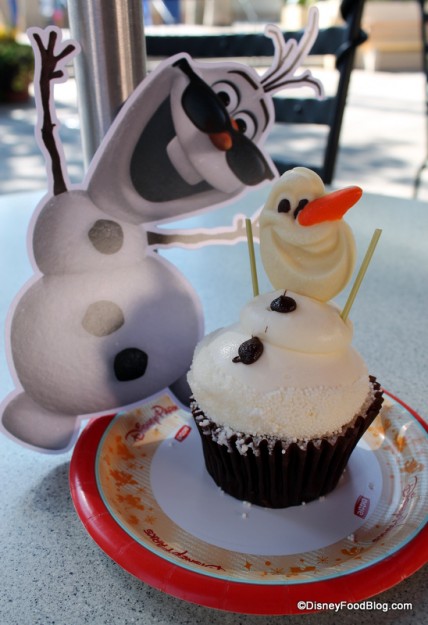 Olaf Cupcake at Disney's Hollywood Studios