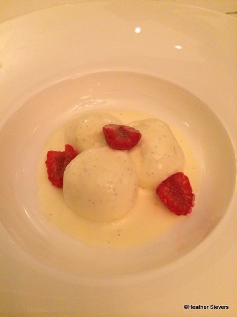 Vanilla Ice Cream with Fresh Berries