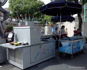 tomorrowland space dog cart (2)