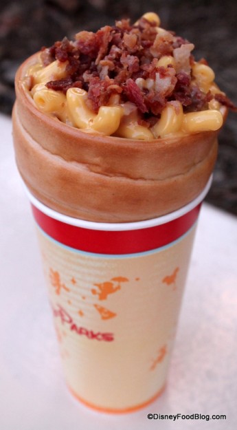 Macaroni and Cheese Bread Cone