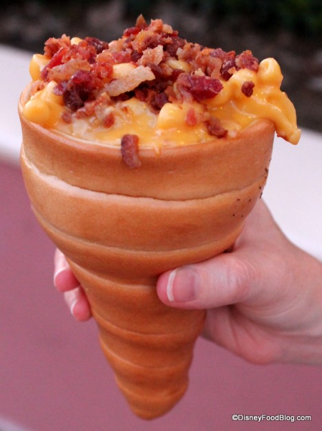Macaroni and Cheese Bread Cone