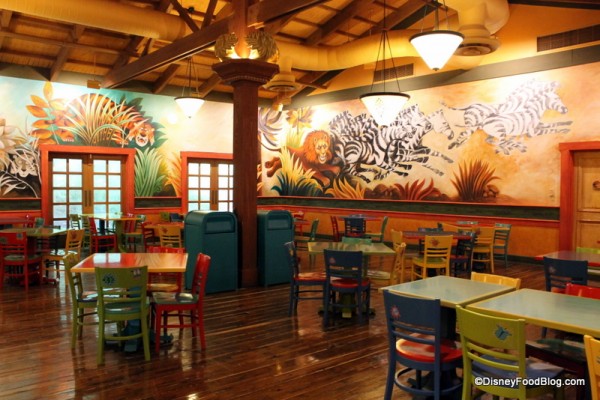 Pizzafari murals
