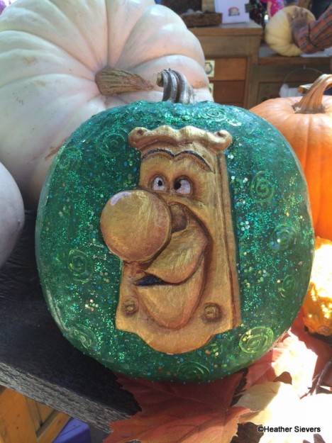 Alice in Wonderland Doorknob Pumpkin