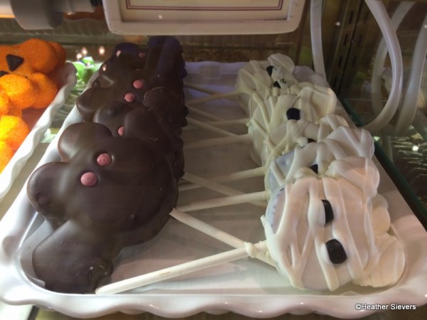 Bat & Mummy Cake Pops