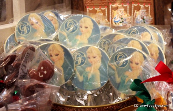 Elsa White Chocolate Pops