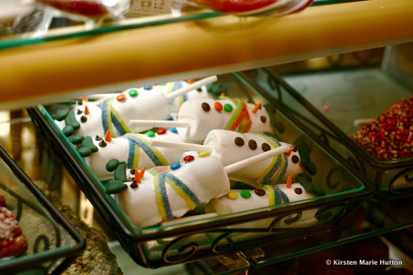 Snowman Marshmallow Pops from Marceline's