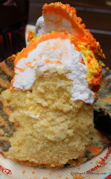 Inside the Lion Cub cupcake