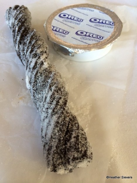 Oreo Churro & Dipping Creme