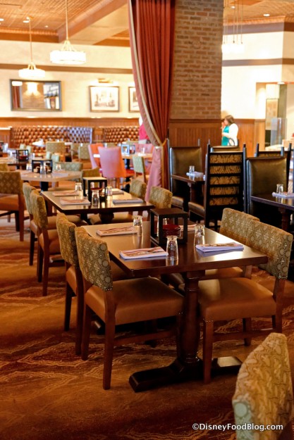 Close Up of Sala da Pranzo Seating