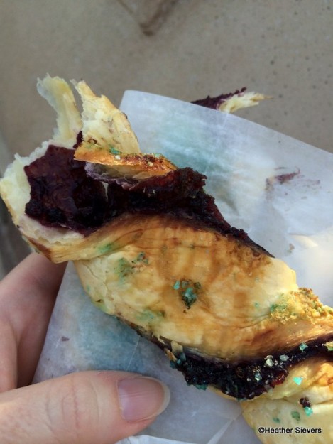 Snowberry Twist Close Up