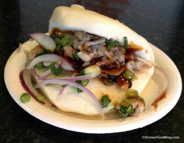 Kung Pao Chicken Bun