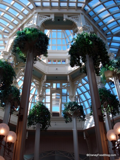 Welcome to the Crystal Palace at Magic Kingdom!