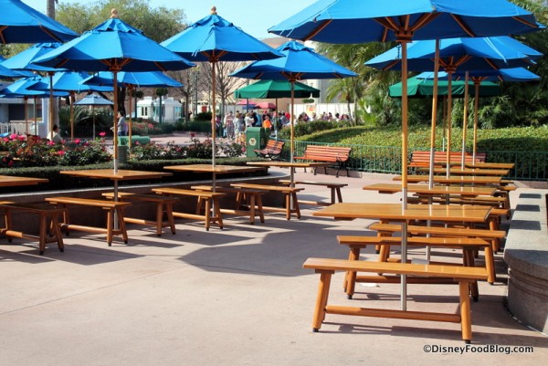 Outdoor seating at Min and Bill's