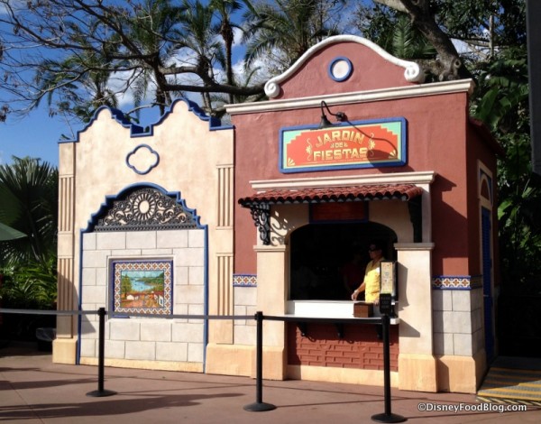 Jardin de Fiestas Outdoor Kitchen